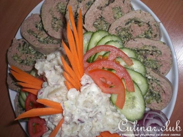 Рулет с куринными потрошками.