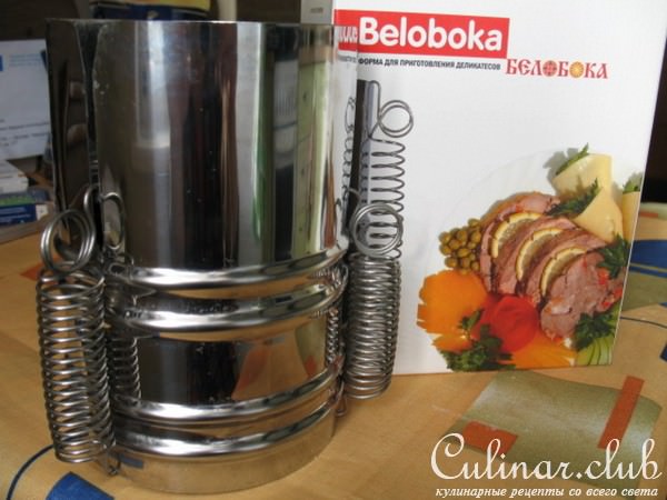 Мясо прессованное с наполнителями в ветчиннице
