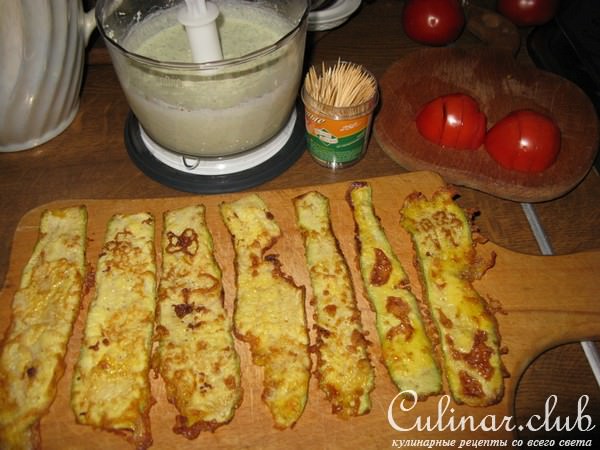 Кабачковые рулетики с творожно - сырковой массой