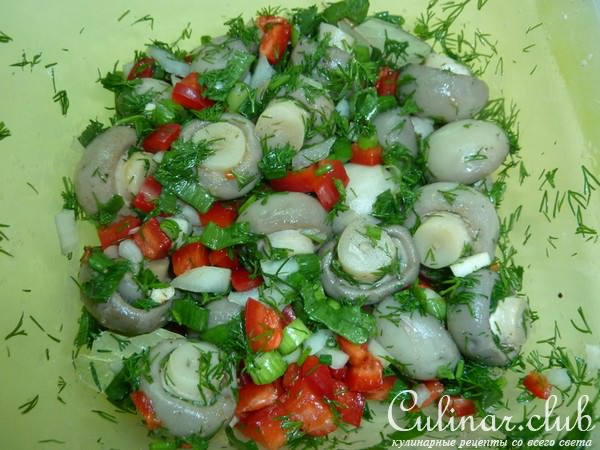 Шампиньоны маринованные " Успеем за два часа до боя курантов"