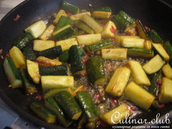 Быстрые маринованные с каперсами цукини-антипасти