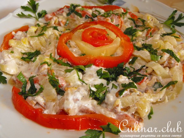 Печеный перец под пикантным соусом.