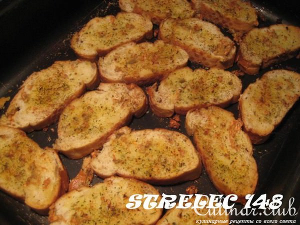 Капоната с кедровыми орехами и каперсами.