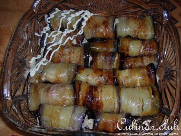 баклажанные рулетики с орехово-сырной начинкой