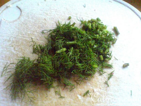 Огурцы, фаршированные редисом