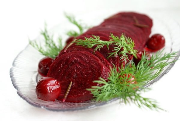 Свекла маринованная с вишней