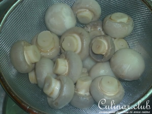Шампиньоны маринованные " Успеем за два часа до боя курантов"