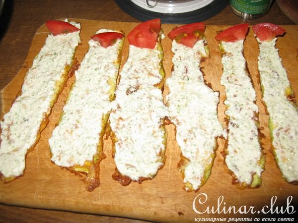 Кабачковые рулетики с творожно - сырковой массой