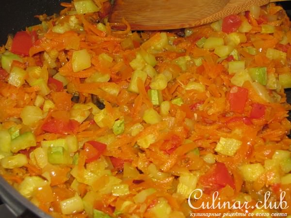 Баклажанный тортик с овощами.