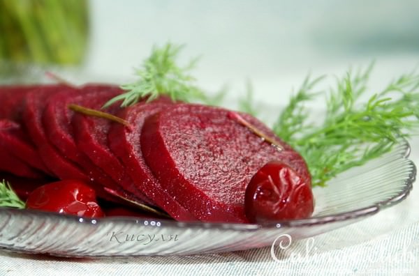Свекла маринованная с вишней