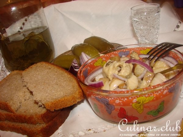 Белые грибы соленые (квашенные).