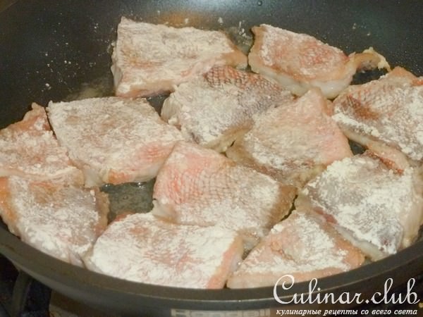 Хрустящий морской окунь с мятным соусом