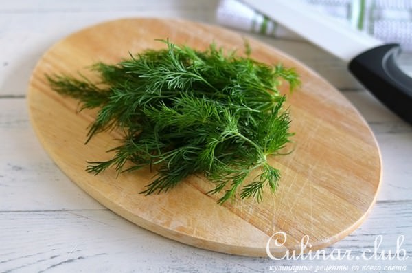 Картофельные корзиночки с селедкой и клюквой
