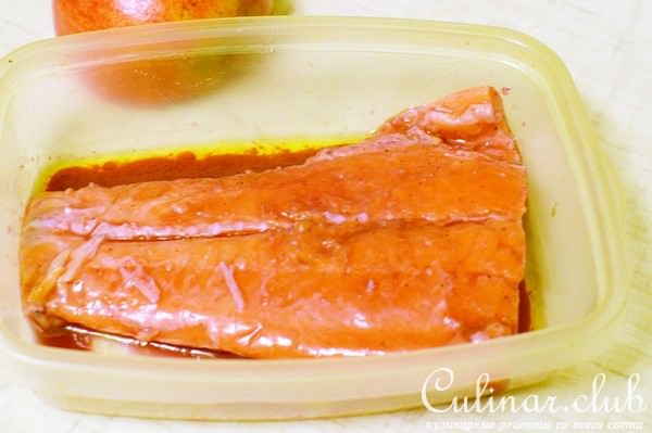 Семга малосольная с гранатовым соком и закуска из нее