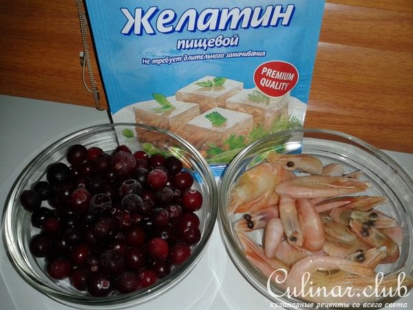 Канапе с клюквенным желе на рыбном бульоне.