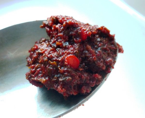 Паста с соусом из морского коктейля