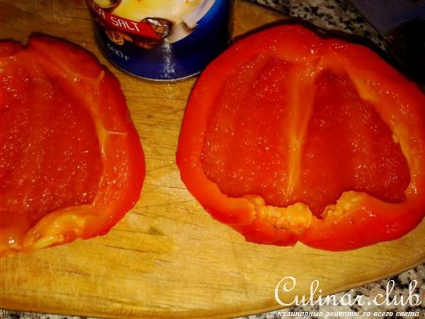 Рулетики из печеного болгарского перца...с вкусной начинкой)))