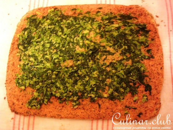 Праздничный кальмаровый рулет с семговым муссом.
