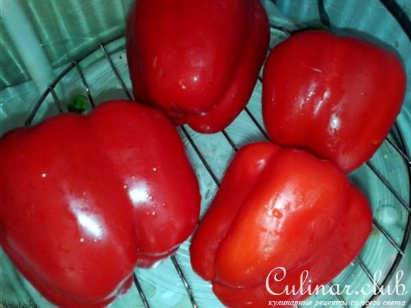 Рулетики из печеного болгарского перца...с вкусной начинкой)))