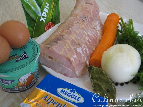 Осетрина с соусом из хрена.