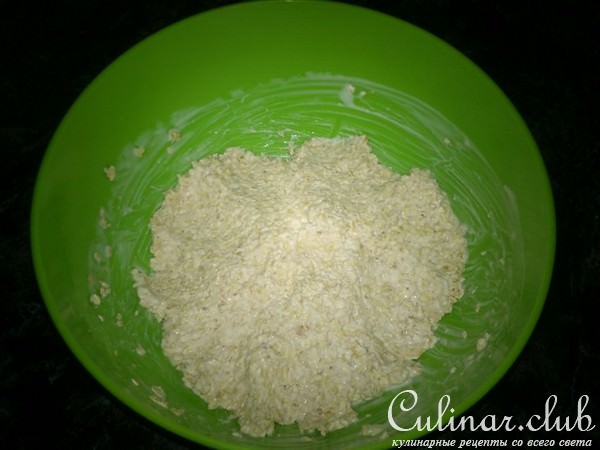Овсяные маффины с кусочками яблок и садовыми ягодами