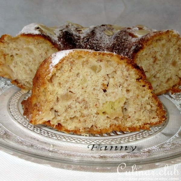 Яблочный кекс с миндалем