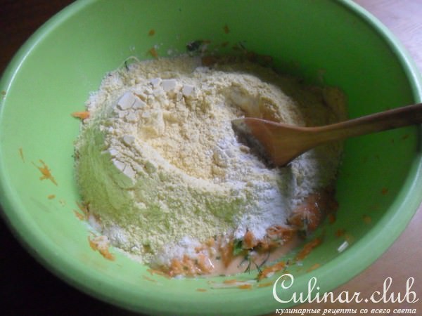 Тыквенный хлеб с зелёным луком и сыром