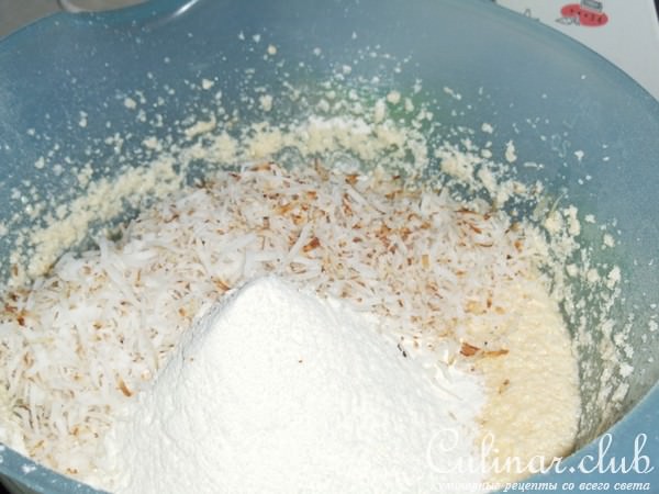 Кокосовые кексы с ананасами