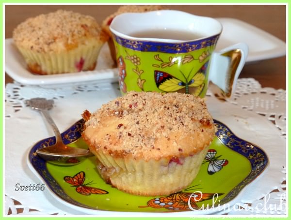 Маффины с камамбером и клюквой