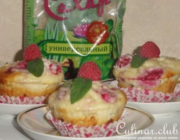 Маффины с малиновым кремом и шоколадом