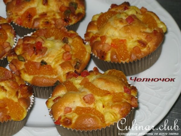 Нежнейшие кексы с мандаринами и цукатным салатом.