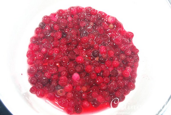 Пирог с клюквой и курицей