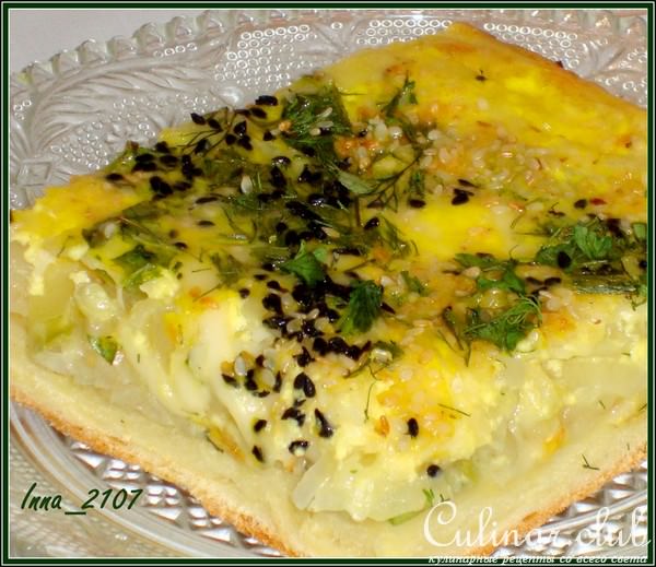 Пирог с луком и кабачком