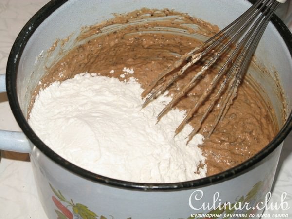 Пирог картофельно-шоколадный с корицей