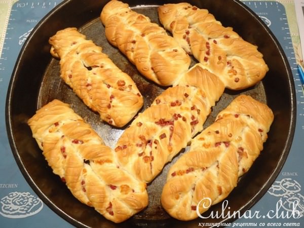 Твисты с салями и моцареллой