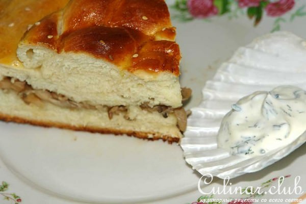 Пирог с курицей и грибами по-уральски