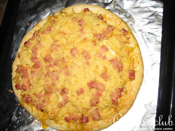 Пицца с квашеной капустой