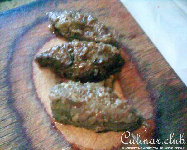 Дрожжевой рулет с печеночным паштетом и рисом