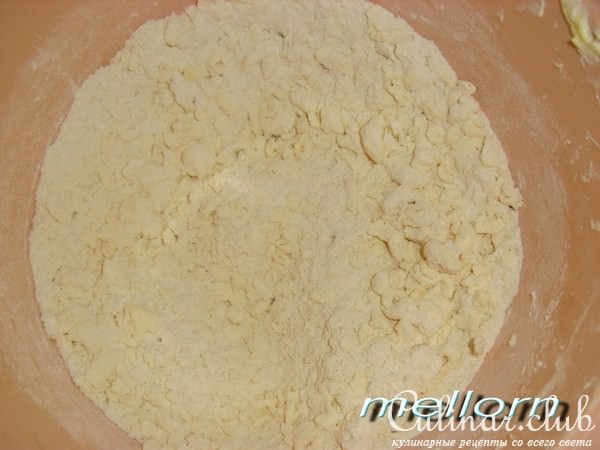 Киш с творогом и зеленью