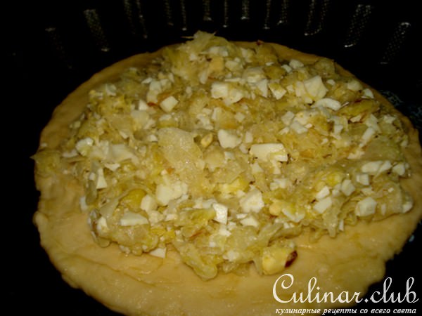 Пирог с капустой и яйцами