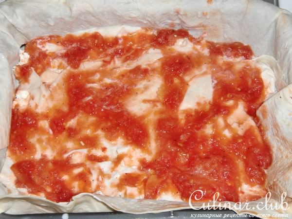 Ачма лентяйская с творогом,помидорами и луком-пореем.
