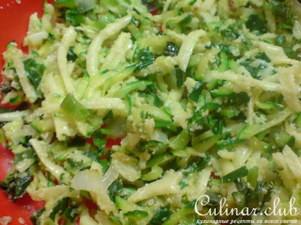 Сырные пирожки с цуккини,зелёным лучком и...сыром!