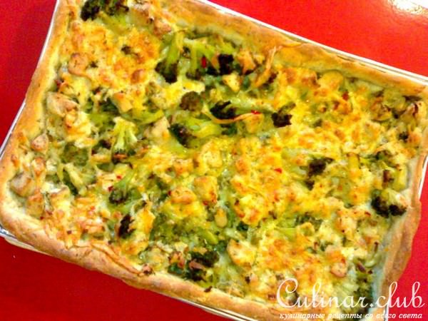 Пикантный пирог с курицей и брокколи