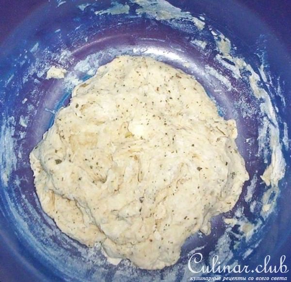 Пикантный пирог с курицей и брокколи