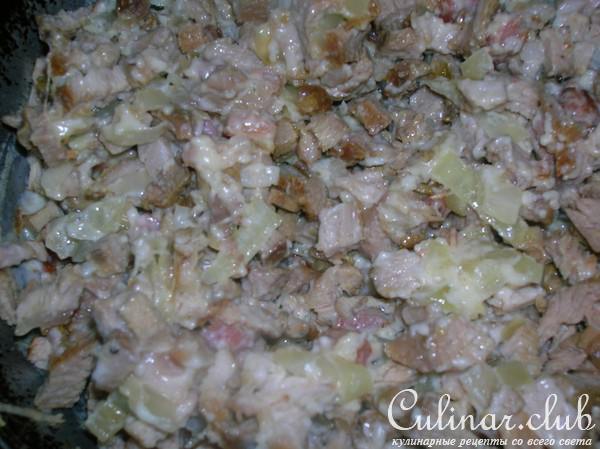 Слоеные пирожки с индейкой карри и беконом