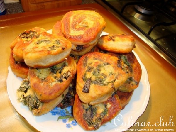 Треугольнички с сыром и черемшой