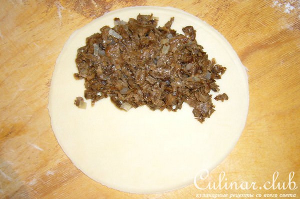 Чебуреки с грибами