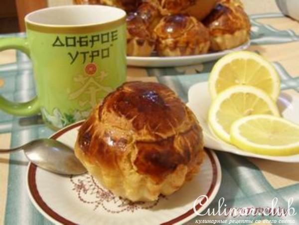 Французская булочка или парижская бриошь.
