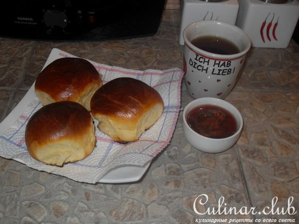 Булочки к чаю и сливовое варенье