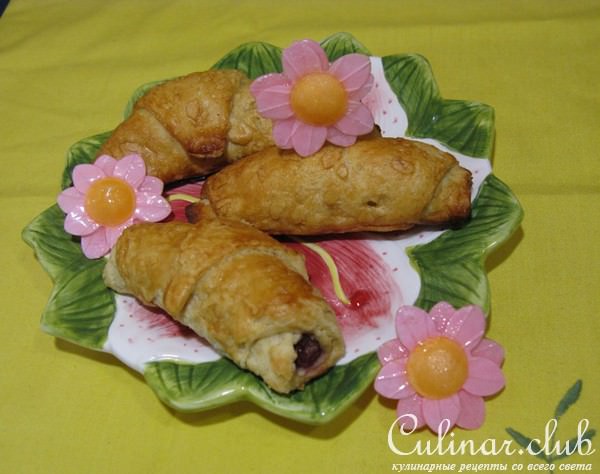 Булочки-круассаны с шоколадно-ореховой начинкой